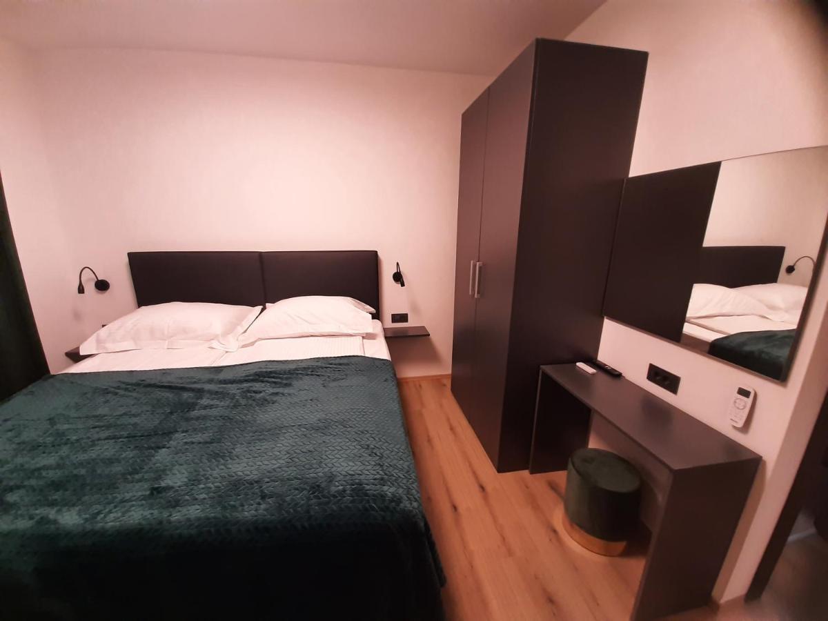 Apartman Mate Lopar Exterior photo